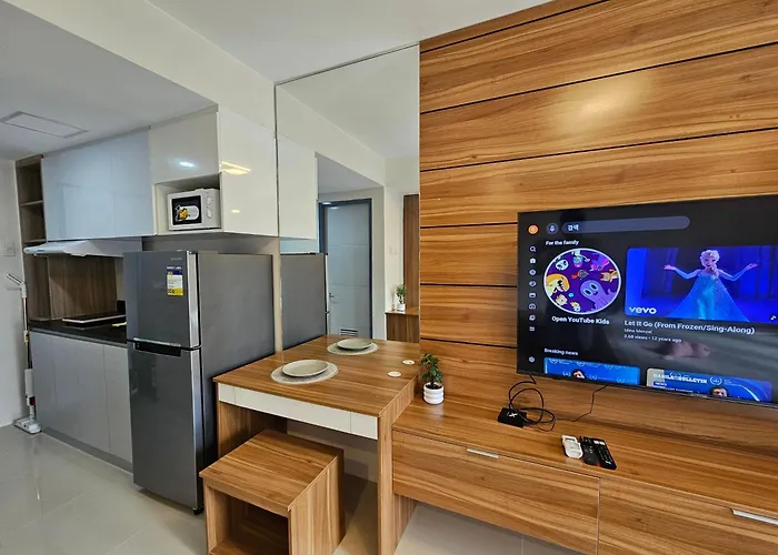 Alexandrite S2512 Floor Jtower Residences Near Sm Jmall Wifi And Pool Aparthotel Mandaue City