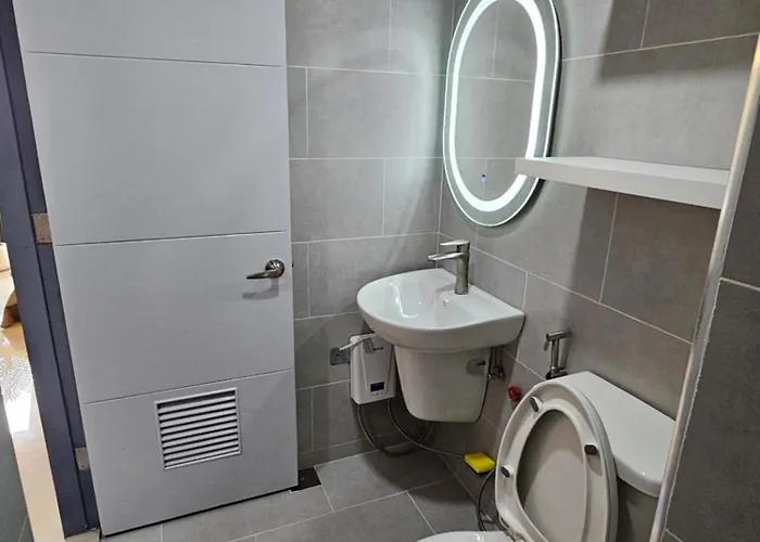 Alexandrite S2512 Floor Jtower Residences Near Sm Jmall Wifi And Pool Aparthotel Mandaue City